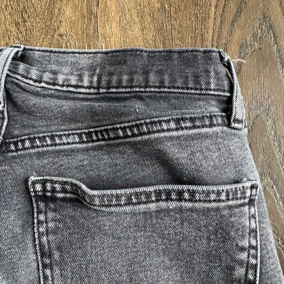 Gap Jeans.  Women’s size 2.  Dark grey/black. Great used condition. - Picture 9 of 9